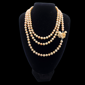DMJ Queen Eliz. 3 Layer Fresh Water Pearl Necklace With Oyster Shell (Rose)